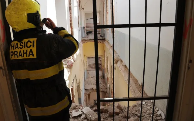 Státní zástupce zrušil stíhání lidí viněných ze zřícení domu v centru Prahy
