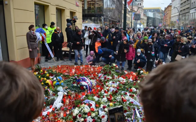 Na Staromáku se sešly tisíce lidí. Milion chvilek chce společného kandidáta na prezidenta
