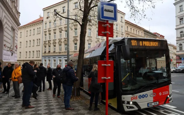 Svěrák otevřel zastávku U Prdlavky. Zastávka Husinecká se přejmenuje na Viktorii Žižkov