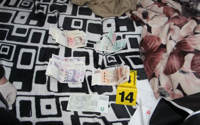 Dealer zásoboval pervitinem uživatele na Černém Mostě, hrozí mu až deset let ve vězení