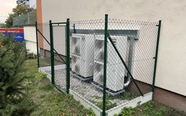 Energetický trh s prudkými výkyvy zasáhl i centrální vytápění v bytových domech. Co s tím? Hledejte nové zdroje