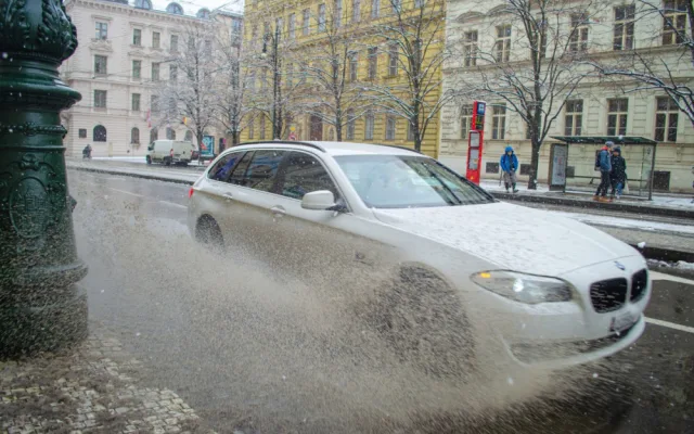 FOTOGALERIE: Praha pod sněhem. Podívejte se na fotky ze zasněženého hlavního města