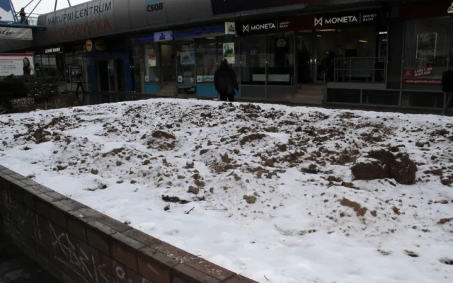 Cestující mohou po půl roce opět využít výstup z metra na Budějovické