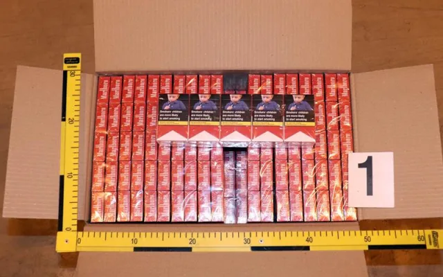 Rekordní záchyt. Pražští celníci odhalili v rumunských kamionech téměř 21 milionů cigaret