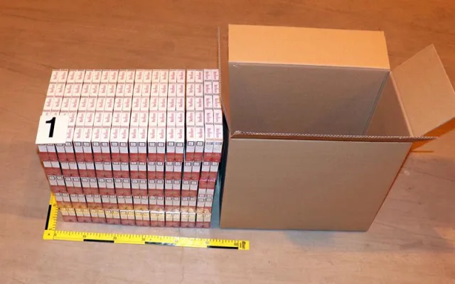 Rekordní záchyt. Pražští celníci odhalili v rumunských kamionech téměř 21 milionů cigaret