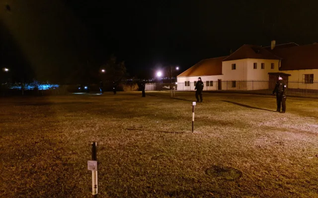 Anonym se představil jako Král světa. Pak nahlásil bombu na Pražském hradě