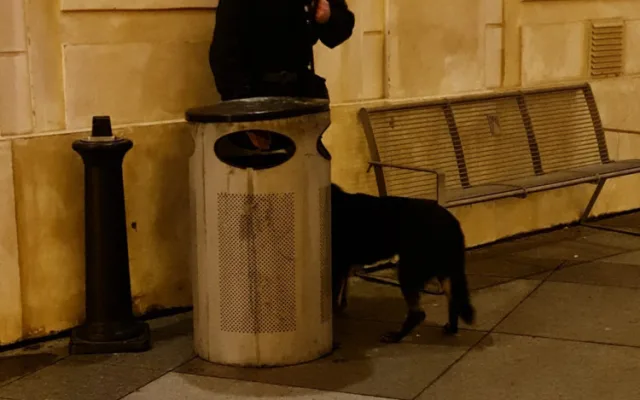Anonym se představil jako Král světa. Pak nahlásil bombu na Pražském hradě