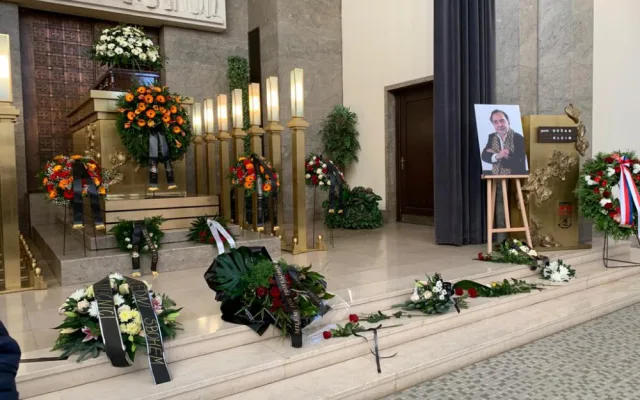 V Praze probíhá poslední rozloučení s Dušanem Kleinem