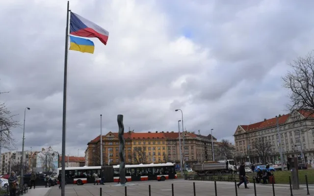 Podívejte se, které městské části vyvěsily ukrajinskou vlajku
