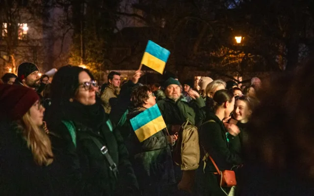 VIDEO: Na Kampě a v Dejvicích dnes proběhly benefiční koncerty na podporu Ukrajiny