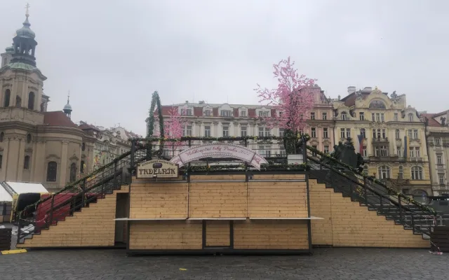Velikonoční trhy na Staroměstském náměstí začnou v sobotu. S méně stánky a bez pódia