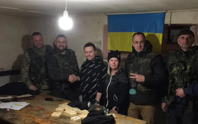 Vasyl vozí českou pomoc na frontu. Ukrajinci na to nikdy nezapomenou, říká