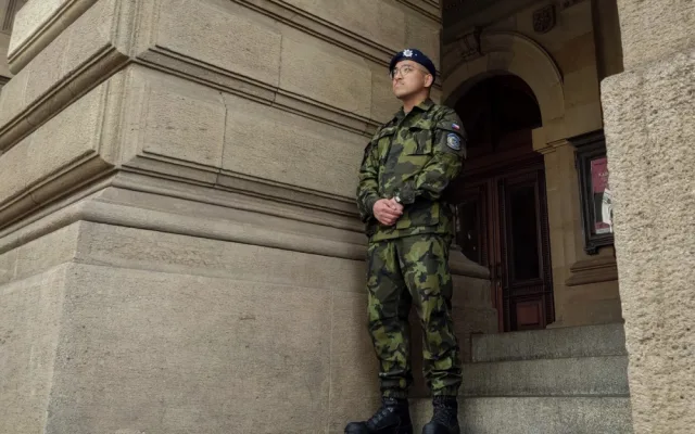 Průvodce v Sapě, herec i voják v aktivní záloze. V armádě jsem si dvakrát sáhl na dno, říká Dave