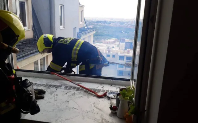 VIDEO: U požáru v Letňanech zasahovaly jednotky hasičů z celé Prahy
