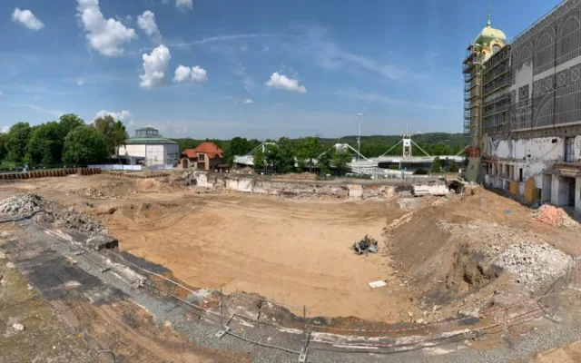 VIDEO: Podívejte se do útrob Průmyslového paláce, kde probíhá unikátní rekonstrukce