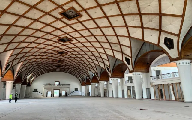 VIDEO: Podívejte se do útrob Průmyslového paláce, kde probíhá unikátní rekonstrukce