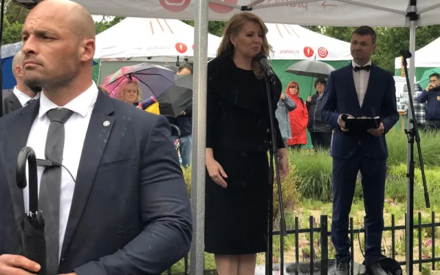 Čaputová pronesla krátký projev.