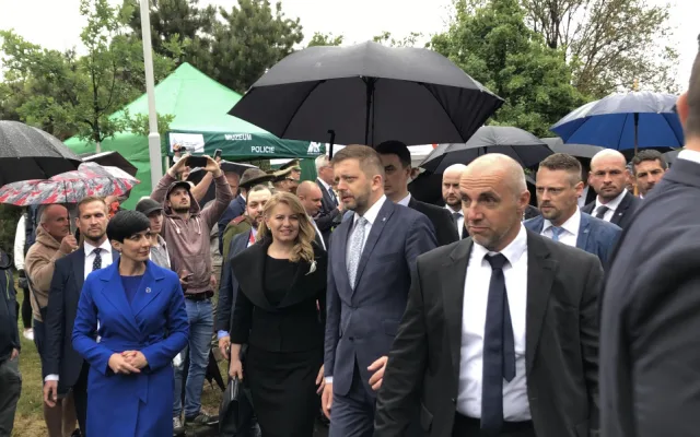 Čaputová s Pekarovou Adamovou a Rakušanem