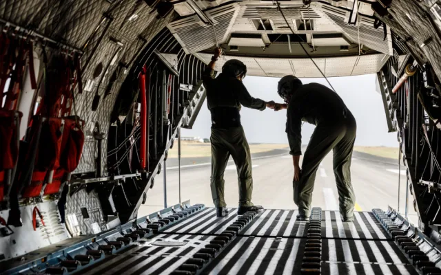 VIDEO: Kbelští piloti cvičili evakuaci z nepřátelského území nebo výsadky vojáků