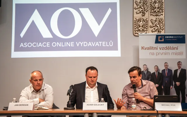 Blokování nás nespasí, lepší je kvalitní mediální výchova, říká výkonný ředitel sdružení, které vyplo proruské weby