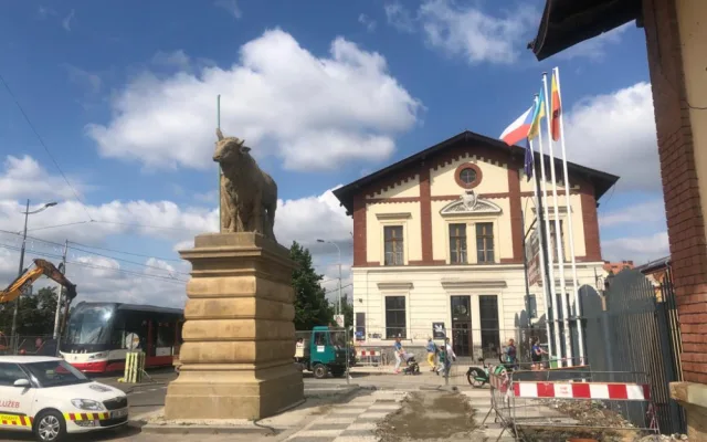 Sochy Mužů s býky u Pražské tržnice jsou opraveny. Bylo to za pět minut dvanáct, říká restaurátor