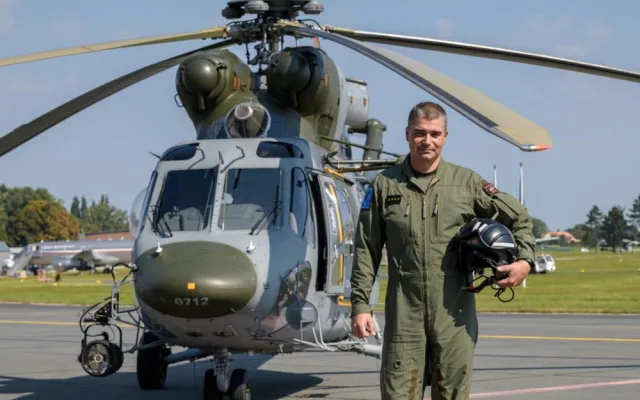 Nikdy nic většího než požár v Českém Švýcarsku jsem neviděl, říká armádní pilot z Prahy