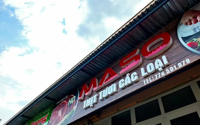 Jak se bránit před duchy a proč se jí slepice i s pařáty? Přečtěte si reportáž ze Sapy