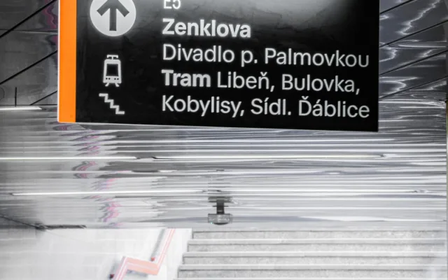Stanice metra Palmovka dostala jako první nové značení