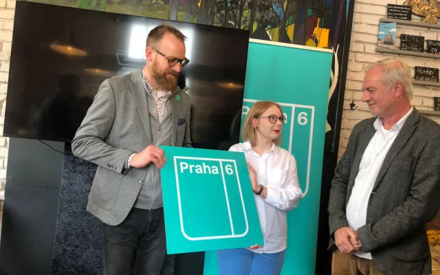 Praha 6 představila nové logo. Sází na mentolovou barvu a nadčasovost