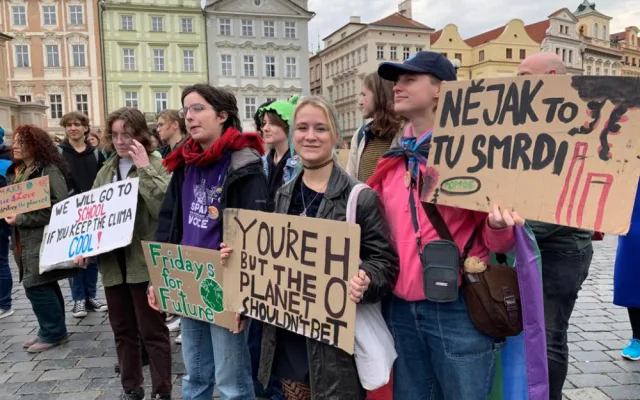 FOTOGALERIE: Aktivisté stávkují za klima v centru Prahy
