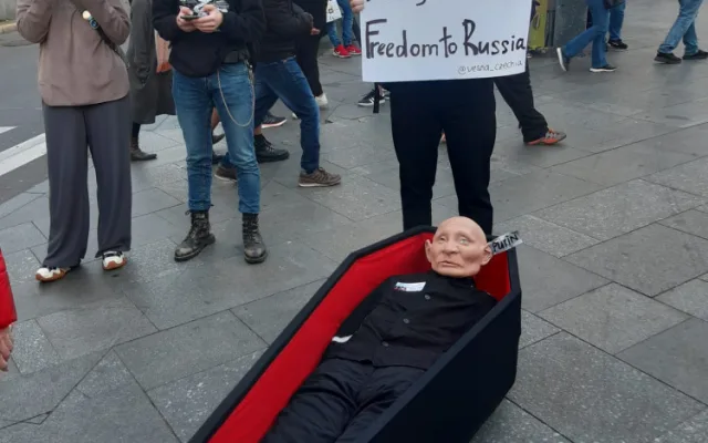 Na Václavském náměstí začíná další demonstrace, tentokrát proti extremismu. Promluví i první dáma Ukrajiny