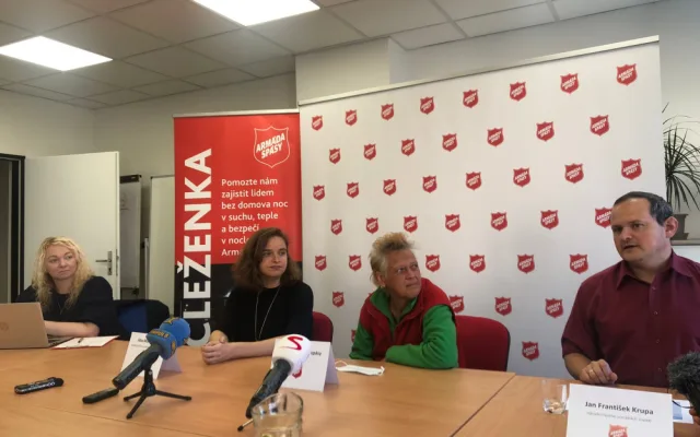 Blíží se zima, nocleženky pro lidi bez domova jsou znovu potřeba