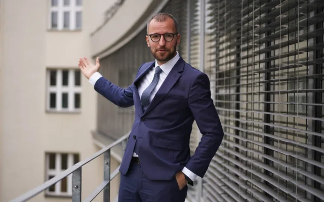 Městských částí je moc, prospěla by redukce, říká nový starosta Prahy 6 Jakub Stárek