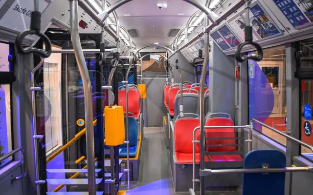 Po Praze bude jezdit první vodíkový autobus. Dva roky ho budou testovat