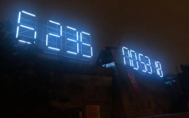 Na Letné začaly odpočítávat obří klimatické hodiny