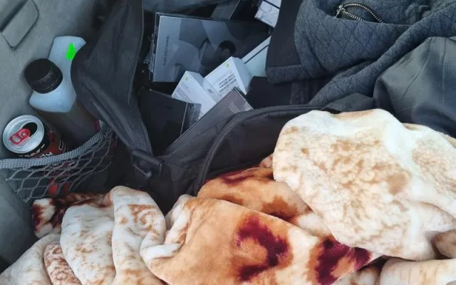 VIDEO: Pražští celníci našli padělané mobily za dva a půl milionu
