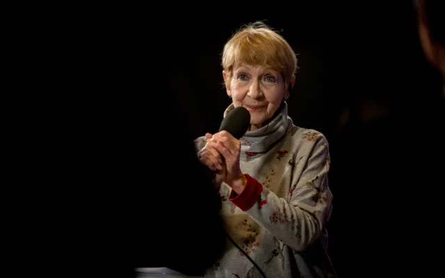 FOTOGALERIE: Podívejte se do zákulisí Pavlova štábu. Přišli umělci i politici