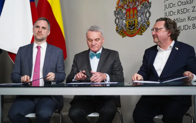 VIDEO: Nové vedení Prahy podepsalo koaliční smlouvu. Primátorem bude Svoboda