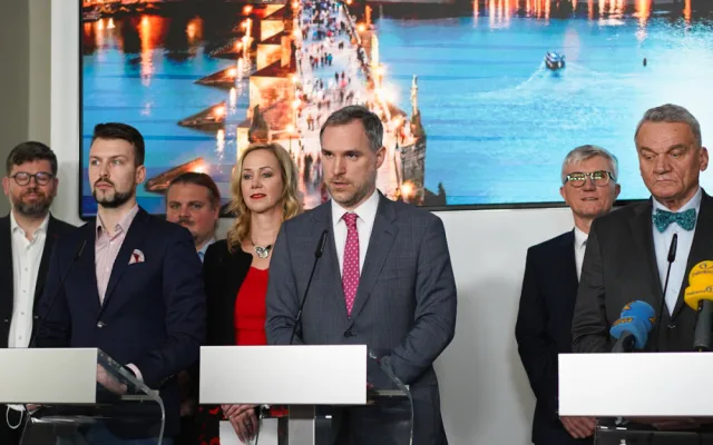 VIDEO: Nové vedení Prahy podepsalo koaliční smlouvu. Primátorem bude Svoboda