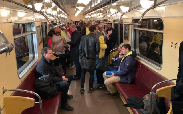 VIDEO: Nuselákem projelo historické metro. Stavba je v pořádku, ujistil Hřib