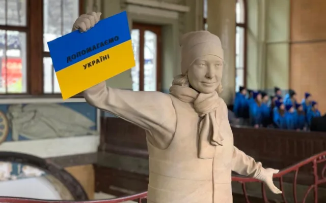 VIDEO: Zástupci Prahy děkovali dobrovolníkům za pomoc Ukrajině. Ti na akci protestovali