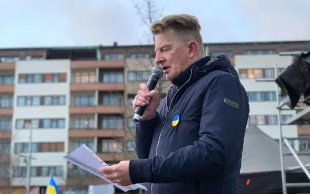 VIDEO: Na Letné se sešly stovky lidí na podporu Ukrajiny