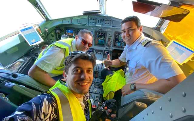 S posádkou letadla Fiji Airlines.
