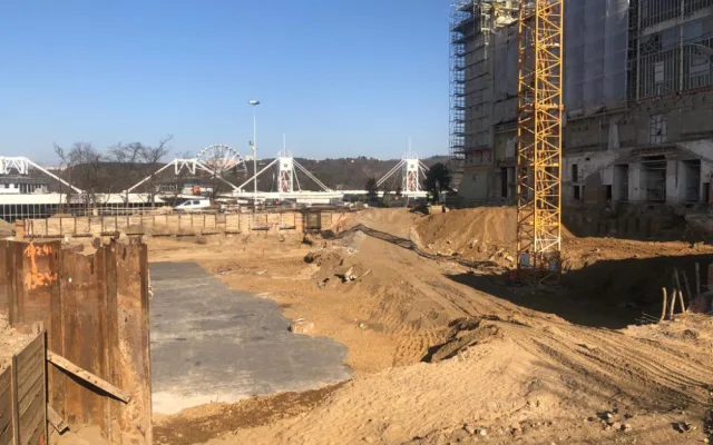 VIDEO: Průmyslový palác má za sebou první rok oprav. Zásahy z 50. let rekonstrukci komplikují