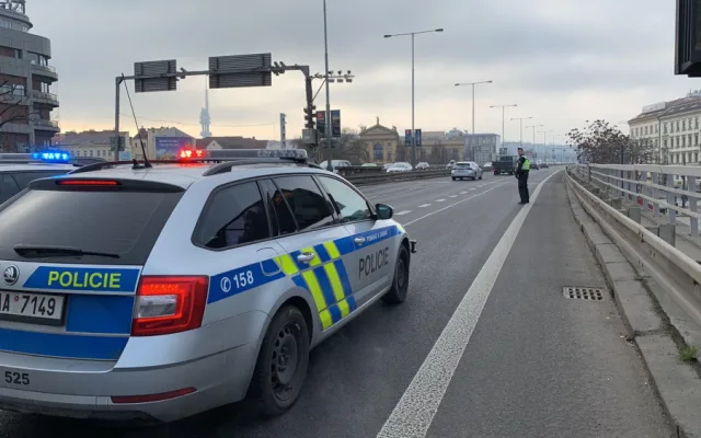 VIDEO: Aktivisté v Praze i dnes blokují dopravu. Bude to pravidelná akce, říkají