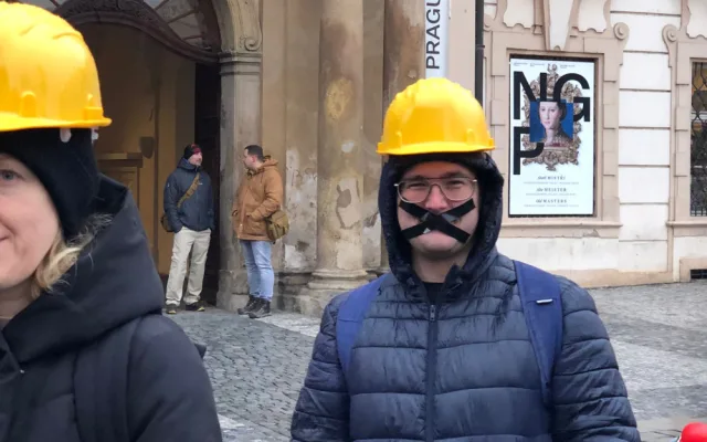 VIDEO: V centru Prahy protestovaly proti novele stavební zákona desítky lidí