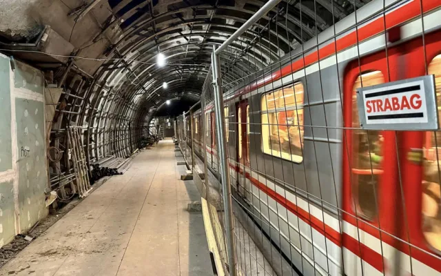 U metra Jiřího z Poděbrad už nebudou přístřešky. Dopravnímu podniku to prodraží údržbu o milion