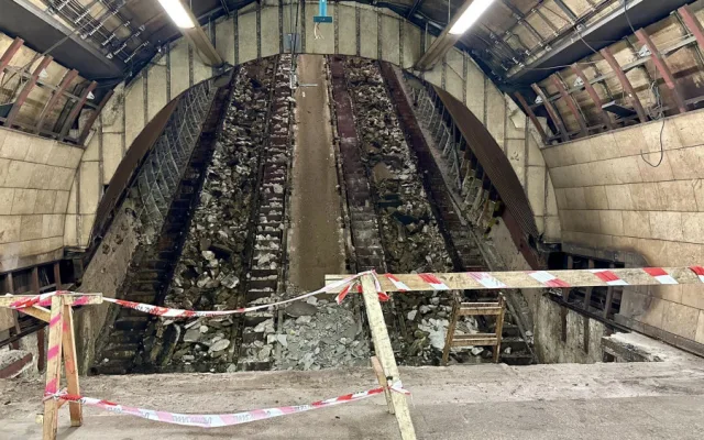 U metra Jiřího z Poděbrad už nebudou přístřešky. Dopravnímu podniku to prodraží údržbu o milion