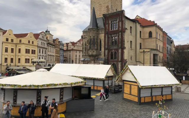 Velikonoční trhy začnou v Praze v sobotu. Nabídnou největšího zajíce, kulturní program zase české tradice
