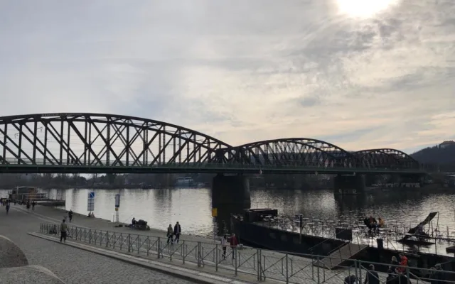 Praha podporuje rekonstrukci mostu pod Vyšehradem. Poslouží i replika, řekl Prokop